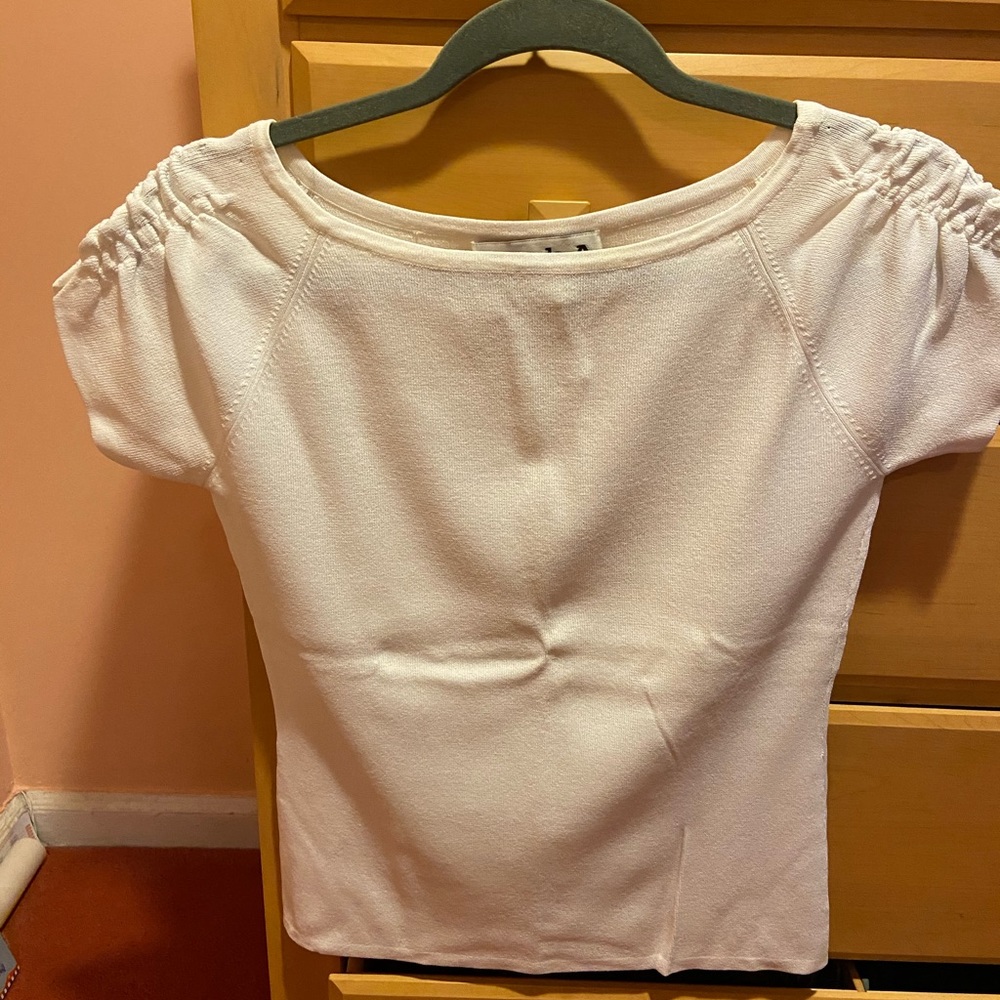 White short sleeve top
